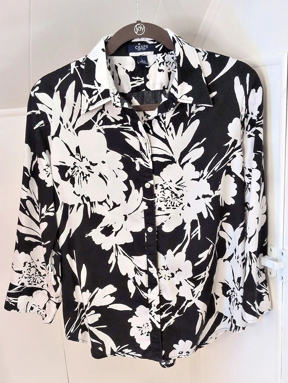Chaps Floral Button Down in Black & White Large